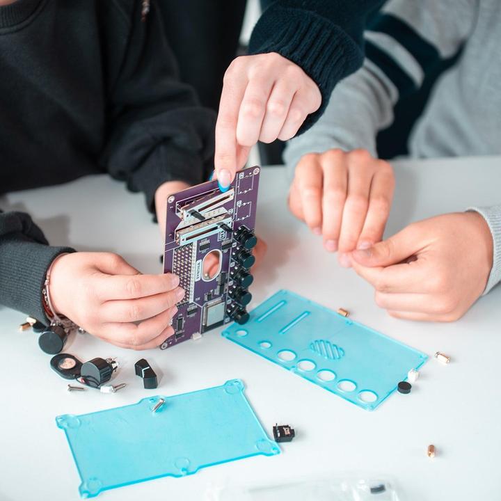 Image du produit CircuitMess Synthia - Synthétiseur - Kit électronique