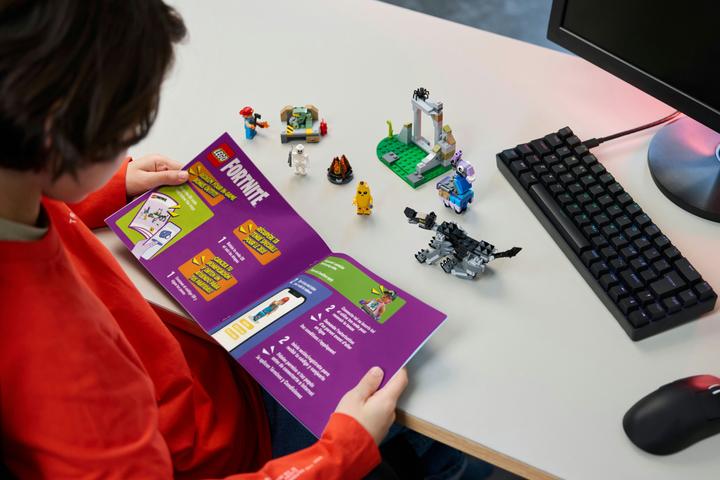 Produktbild LEGO Das Lager von Schali und der Zündkerzenkünstlerin (77075, LEGO Fortnite)