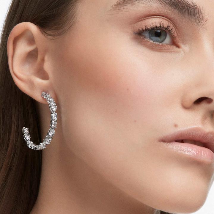 Produktbild Swarovski Mesmera Kreolen Verschiedene Schliffe Weiss (Metall)