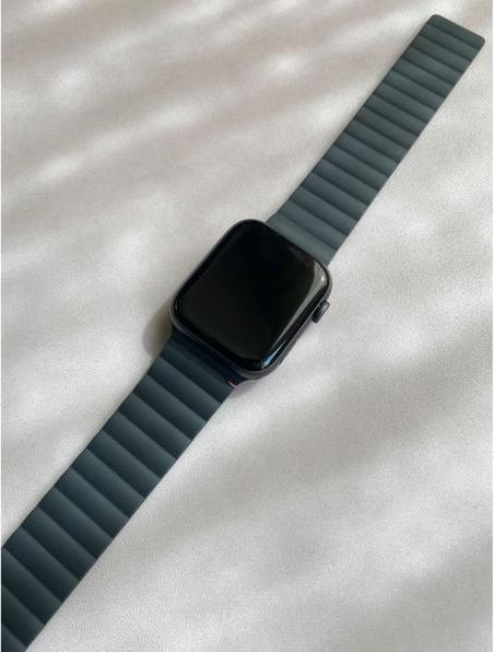 Actual product image Cyberport Magnetic silicone wristband LITE black 38-40mm (Silicone)