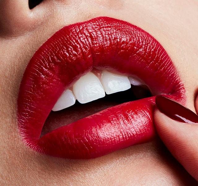 Produktbild MAC Cosmetics Lipstick (811 M-A-C RED)