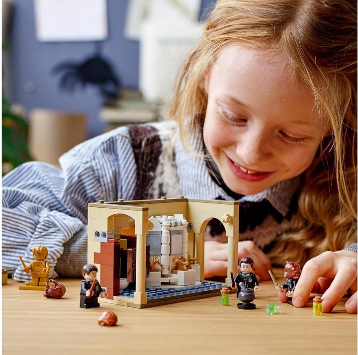 Image du produit LEGO Poudlard : l’erreur de la potion Polynectar (76386, LEGO Harry Potter)