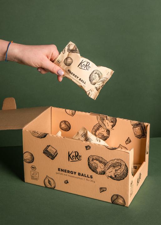 Produktbild KoRo Bio Fruchtkugel auf Dattelbasis mit Haselnuss- und Erdnussmusfüllung (Haselnuss, 1 Stk., 420 g)