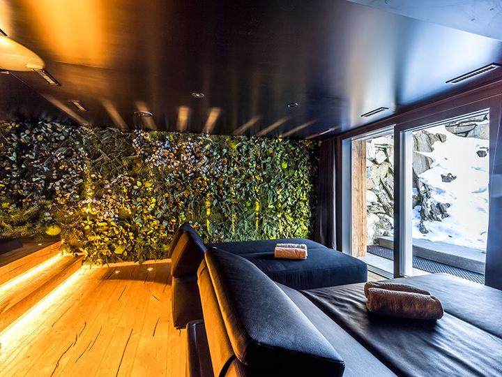 Immagine prodotto Smartbox Una fuga romantica di 2 notti con accesso alle terme e al souper a Zermatt (2 pers.)