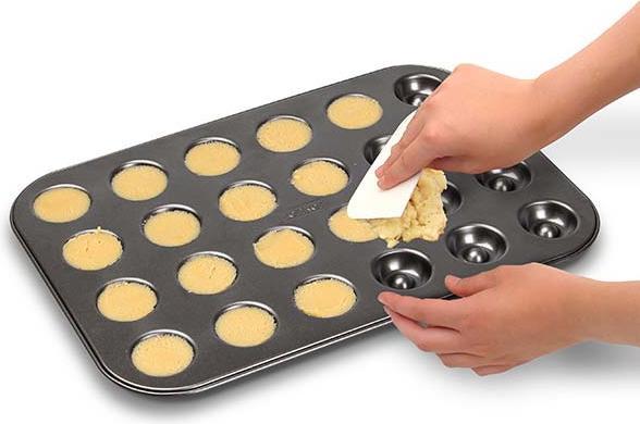 Immagine prodotto Zenker Ciambella teglia scintillante Natale 24 vassoi (38 cm)