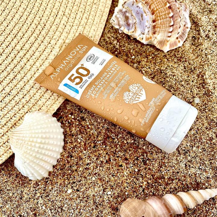 Immagine prodotto Alphanova Crema SUN biologica leggermente colorata ipoallergenica SPF50+ senza profumo 50 g (Crema solare, SPF 50+, 50 g)