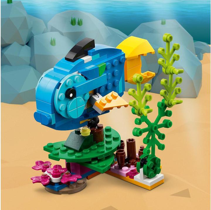 Actual product image LEGO 31136 Exotic parrot (31136, LEGO Creator 3-in-1)