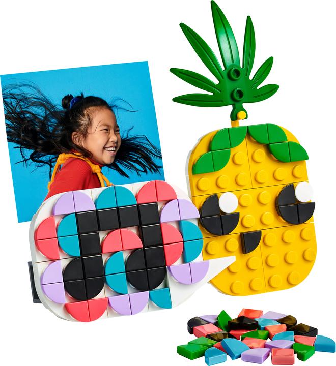 Actual product image LEGO 30560 Pineapple photo holder & mini chalkboard (30560, LEGO Dots)