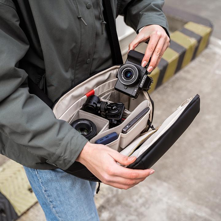 Actual product image Pgytech OneGo 10L shoulder bag (Obsidian Black) (Camera shoulder bag, 10 l)