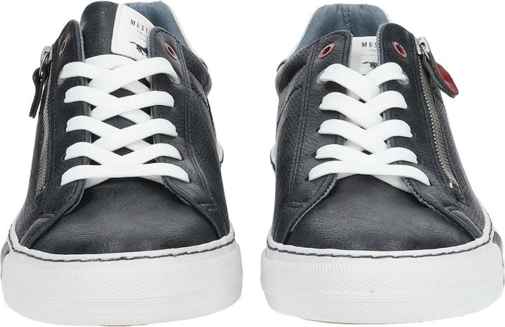 Immagine prodotto Mustang Questa scarpa stringata alla moda è un must have assoluto di questa stagione. La scarpa è dotata di (42)