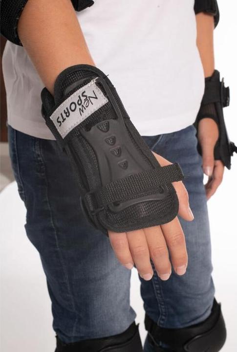 Actual product image New Sports Protector set black, size XS up to 25 kg (XS, Wrist protectors, Elbow protectors, Knee pad, 6 pieces)