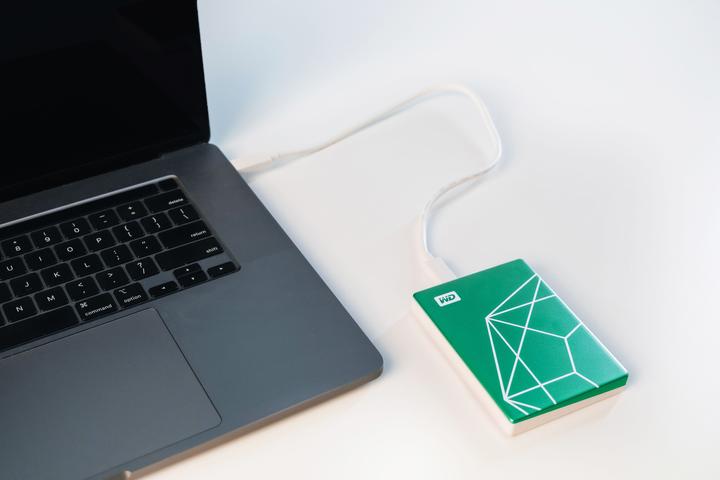 Immagine prodotto WD My Passport Ultra 20th Emerald Anniversary Edition (2 TB)