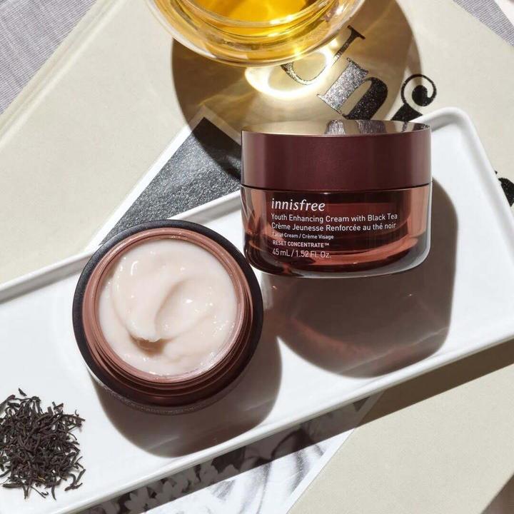 Image du produit Innisfree Crème de jeunesse au thé noir 45ml (45 ml, Crème 24h)