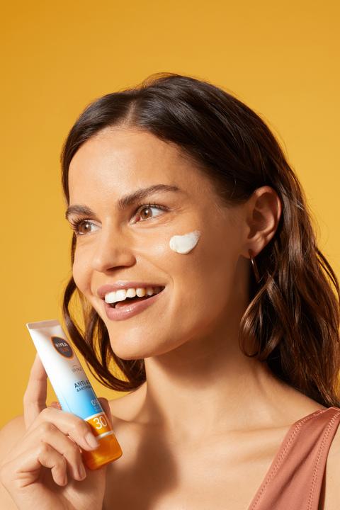 Actual product image NIVEA Sun, Face Brush Cream, against spots and discolouration, SPF 30, 50 ml (Sun cream face, SPF 30, 50 ml)