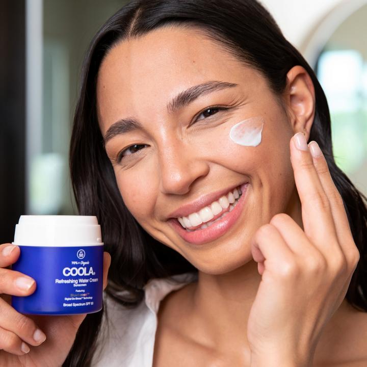 Actual product image Coola Suncare Refreshing Water (Sun cream face, SPF 50, 44 ml, 44 g)