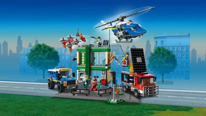 Actual product image LEGO Bank robbery with car chase (60317, LEGO City)