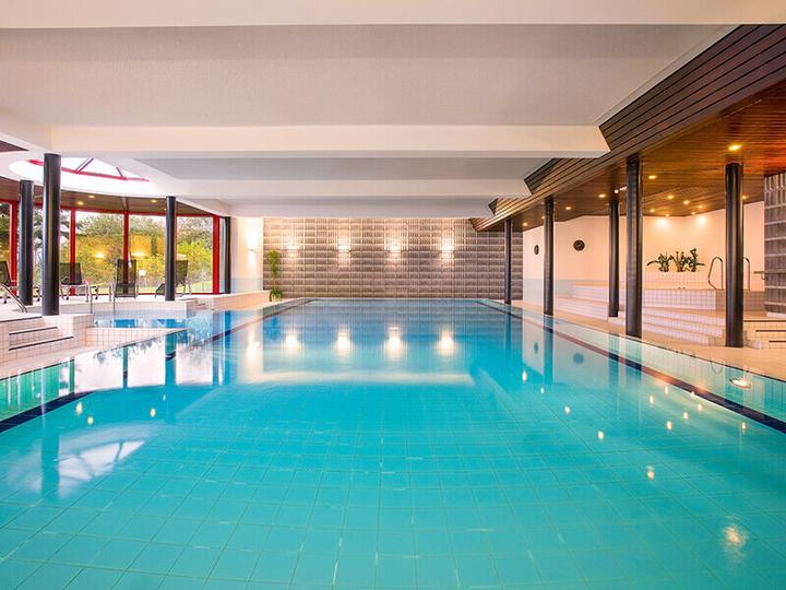 Actual product image Smartbox The charm of Switzerland: 1 overnight stay with breakfast and spa break (2 pers.)