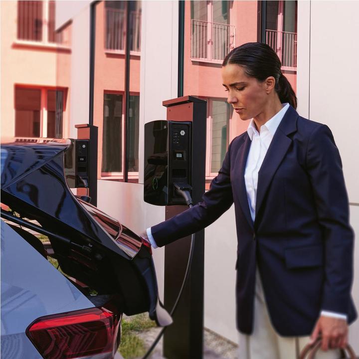 Image du produit ABL Wallbox eM4 Twin REEV 100000183 conforme aux règles d'étalonnage, Extender, 11/22 kW (Type 2, 22 kW)