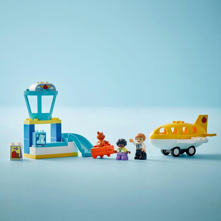Immagine prodotto LEGO Erster Besuch im Flughafen (10443)