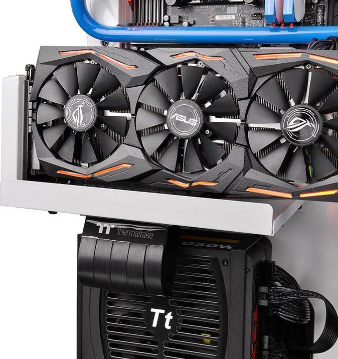Actual product image Thermaltake Riser Card PCIe Extender Cable