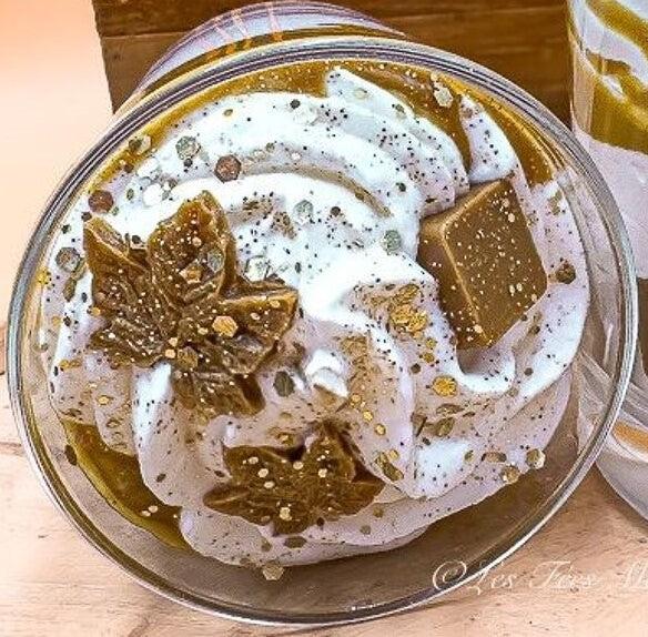 Produktbild Les Fées Mères Gourmet Aroma Kerze Duftkerze Geschenk Deko Kerze - Karamell mit gesalzener Butter - (350 g)