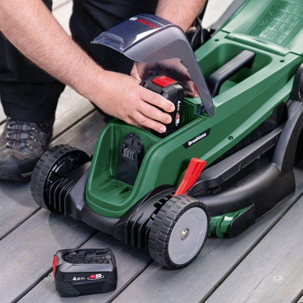 Productafbeelding Bosch Home & Garden UniversalRotak 2x18V-37-550 (Oplaadbare batterij)