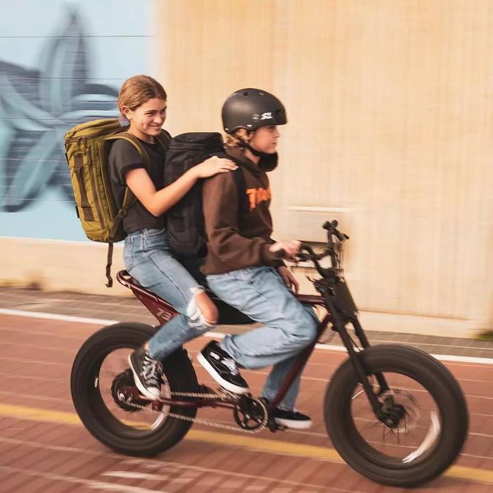 Actual product image Dakine Mission Street DLX 32L (32 l)