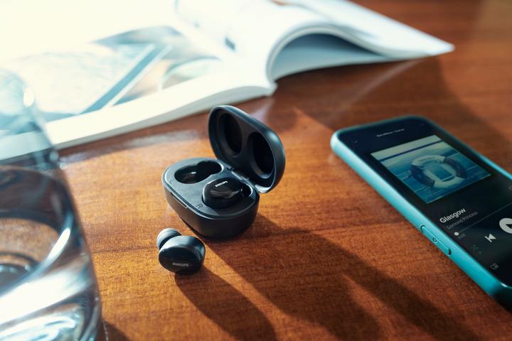 Actual product image Philips TAT2205BK/00 (12 h, Wireless)