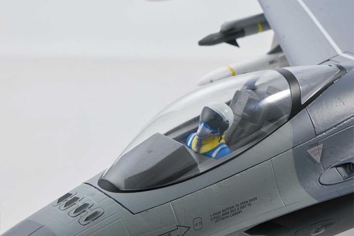 Actual product image FMS F16 EDF 64 PNP grau - 74 cm (Jet)