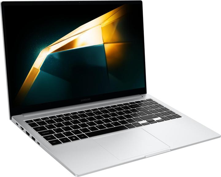 Immagine prodotto Samsung Galaxy Book4 - 15,6 pollici i5-120U 16 GB 256 GB W11P Argento Platino (15.60", Intel Core 5 120U, 16 GB, 256 GB, DE)
