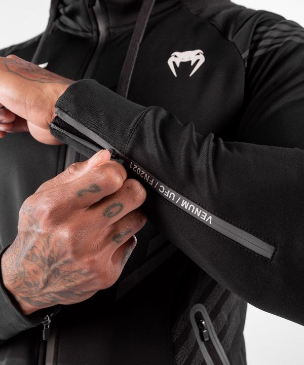Produktbild UFC | Venum Authentic Fight Night Herren Walkout Hoodie (L)