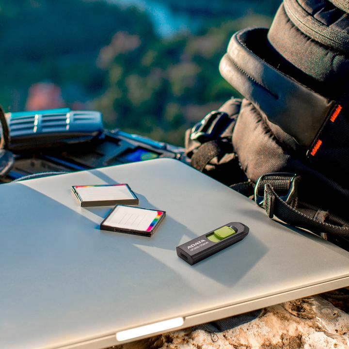 Image du produit Adata LECTEUR DE MÉMOIRE FLASH USB-C 256GB/ACHO-UC300-256G-RNB/BU (256 Go, USB-C)