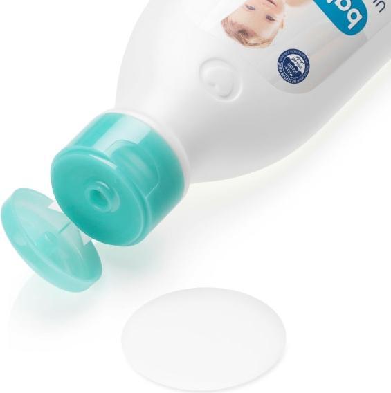 Produktbild dm babylove Bademilch ultra sensitive