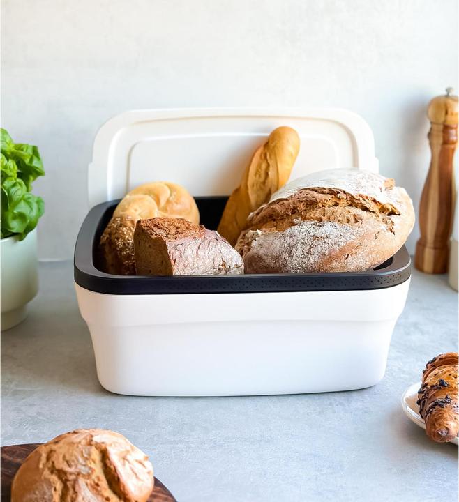 Actual product image Tupperware BreadSmart Large
