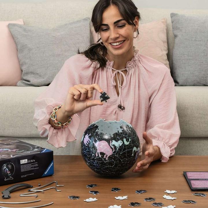 Produktbild Ravensburger Glow In The Dark Sternenglobus (180 Teile)