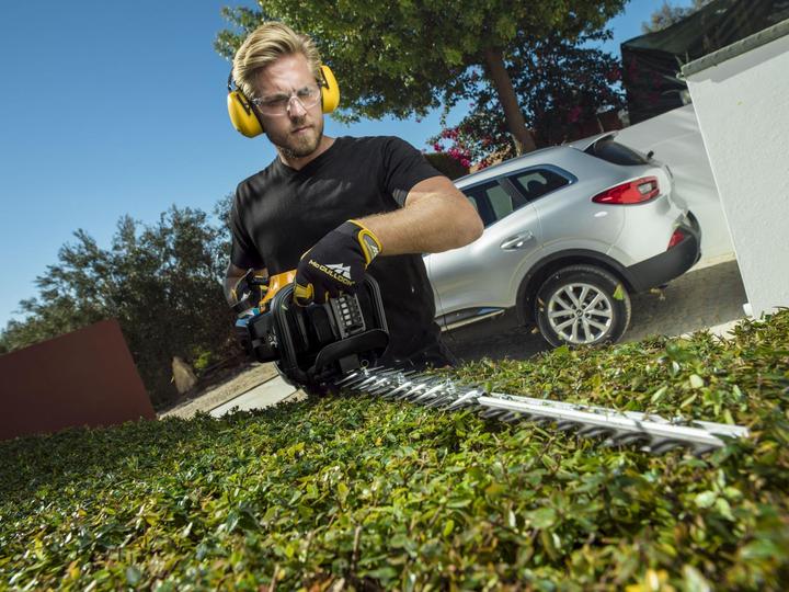 Actual product image McCulloch Gasoline hedge trimmer HT 5622 (Gasoline hedge trimmer)