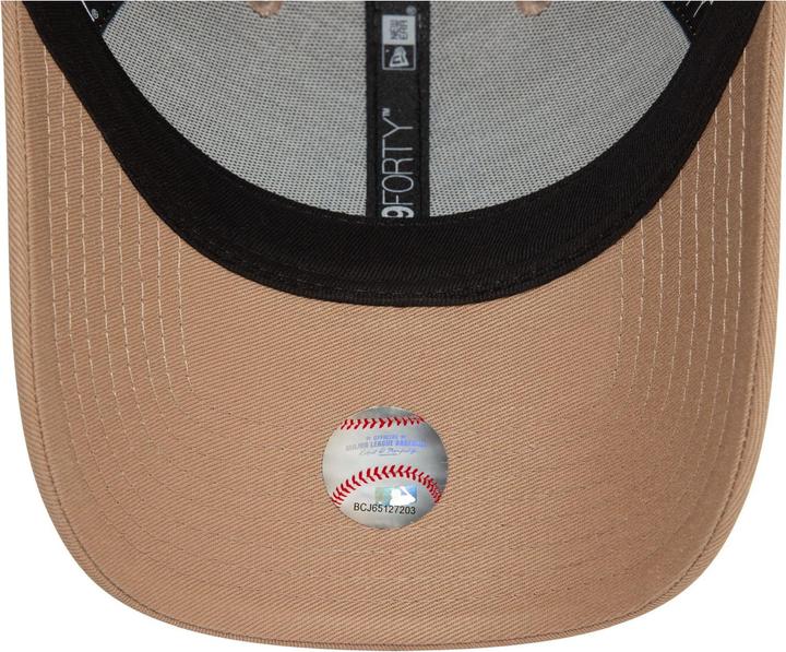 Actual product image New Era 9Forty Ladies Cap - Metallic New York Yankees Khaki