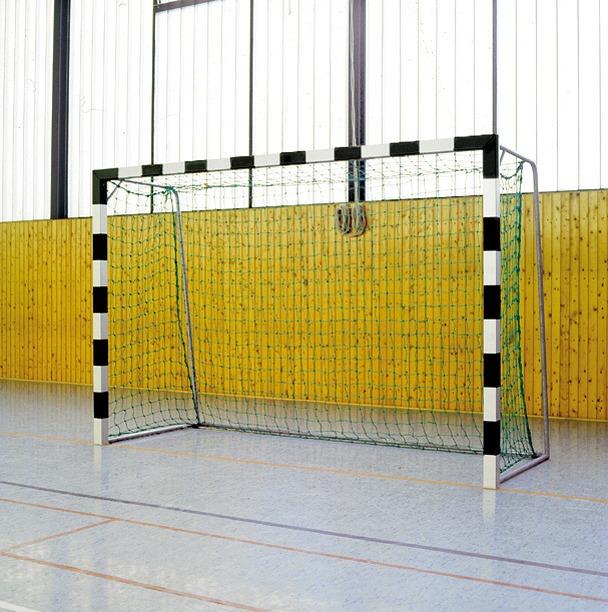 Image du produit Sport-Thieme But de handball en salle 3x2 m, posé dans des douilles au sol avec arceaux de filet rabattables