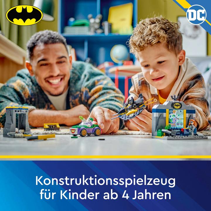 Produktbild LEGO Bathöhle mit Batman, Batgirl und Joker (76272)