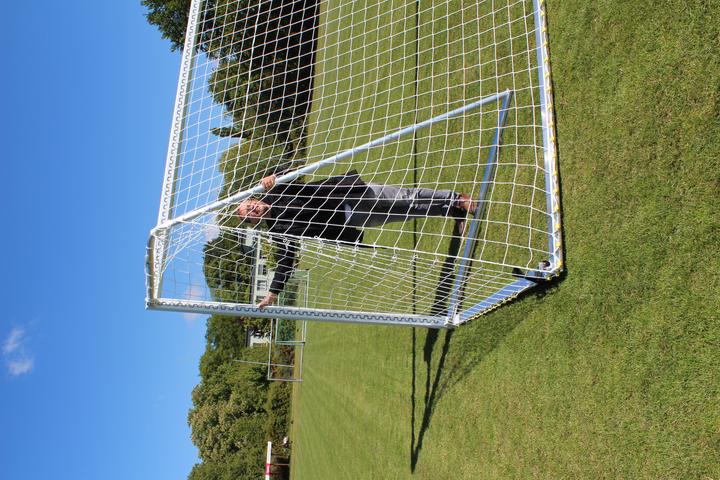 Produktbild Sport-Thieme Grossfeld-Fussballtor mit klappbarem Netzbügel und Bodenrahmen