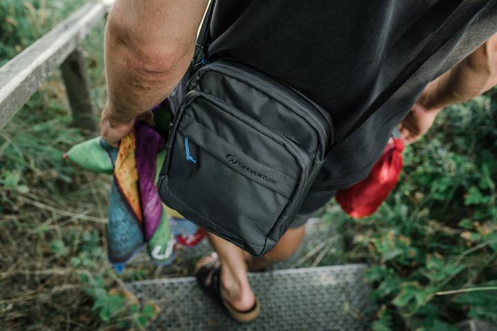 Produktbild Lifeventure RFiD Shoulder Bag, Recycled, Grey