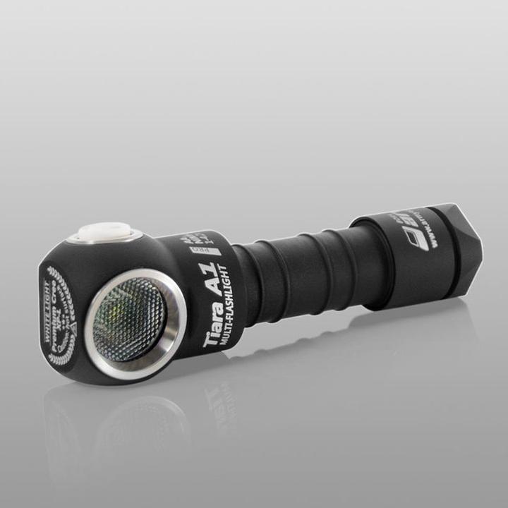 Image du produit ArmyTek Lampe multifonctions Tiara C1 Pro (900 lm)