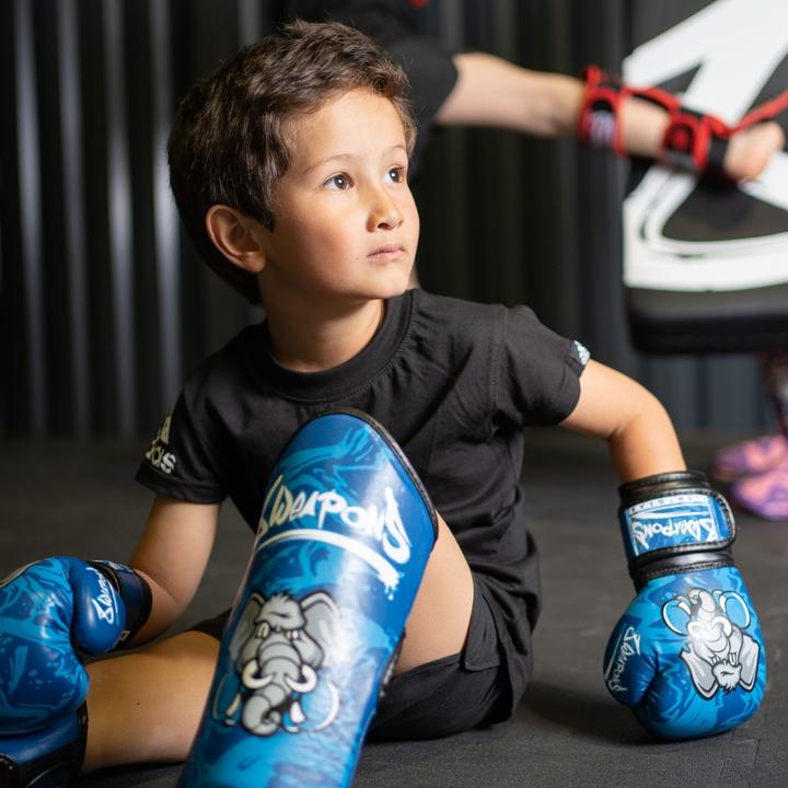 Actual product image 8Weapons 8 WEAPONS Kids Boxing Glove - Jipe blue 6 Oz (6 OZ)