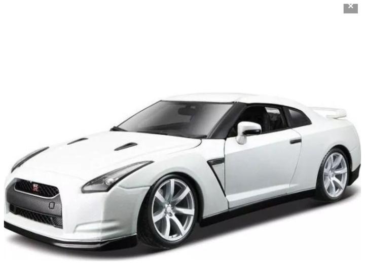 Bburago Nissan GT-R 2017 1:24