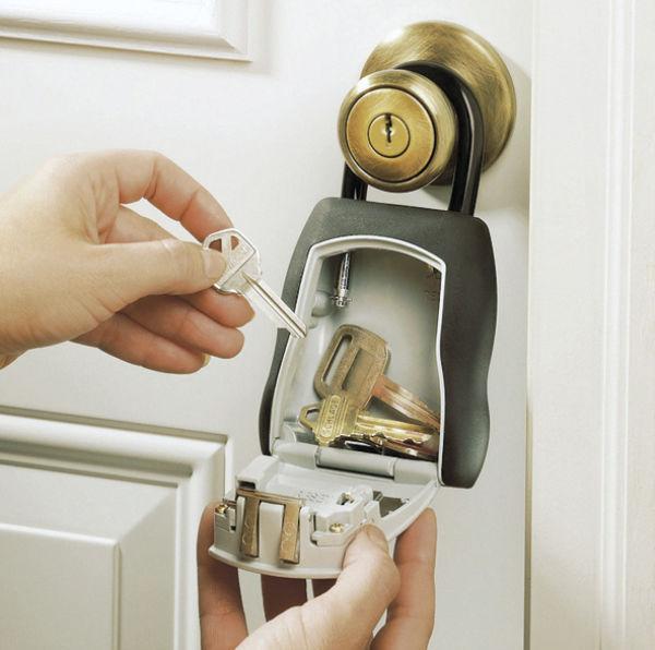Actual product image Master Lock Key safe 5400EURD