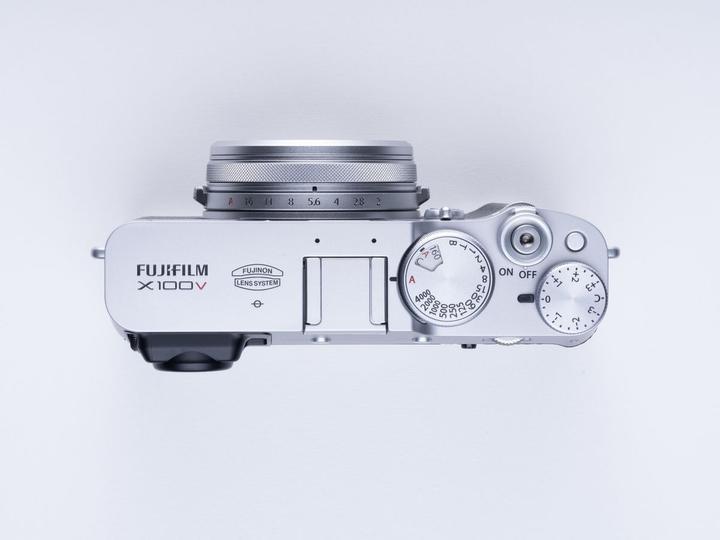 Immagine prodotto Fujifilm X100V (23 mm, 26.10 Mpx, APS-C / DX)
