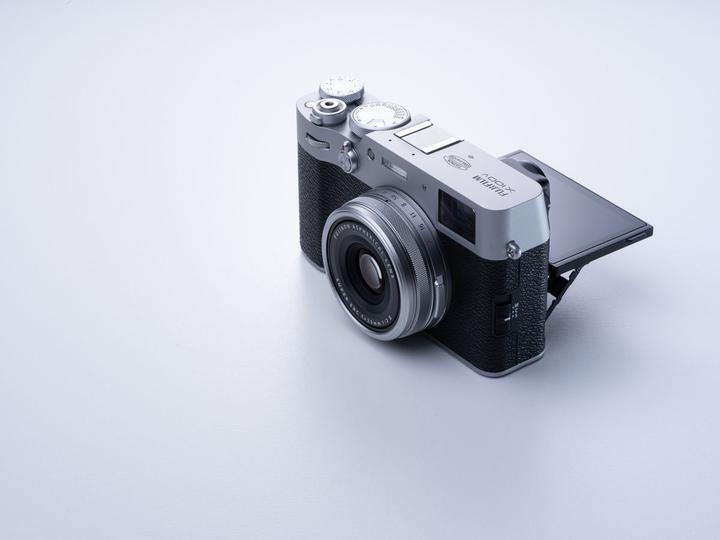 Immagine prodotto Fujifilm X100V (23 mm, 26.10 Mpx, APS-C / DX)