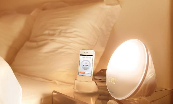 Image du produit Philips Eveil Lumière HF3550 avec station d'accueil pour iPhone