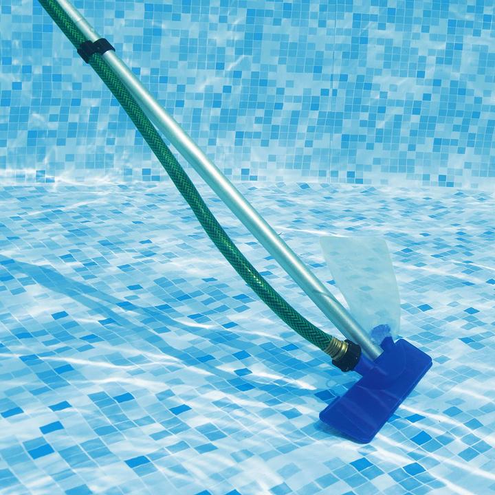 Actual product image Bestway Pool cleaning kit