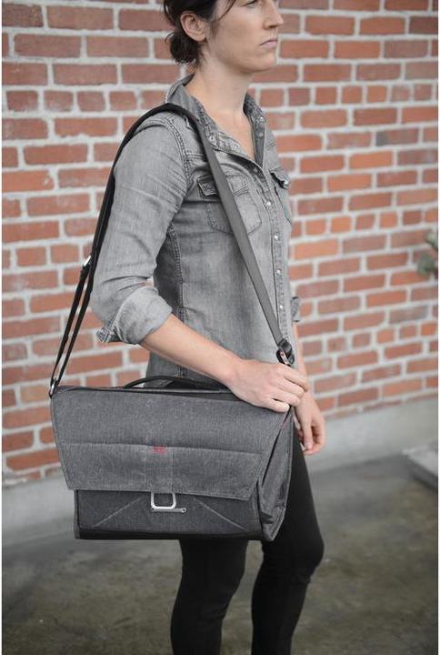 Produktbild Peak Design Everyday Messenger 15" Charcoal (Kamera Schultertasche)